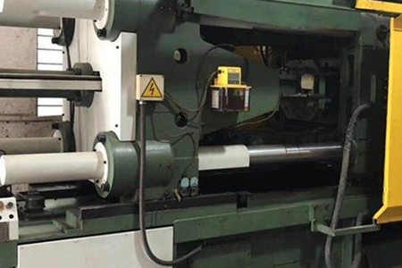 為何冷室壓鑄機(jī)壓鑄的配件中有銀紋？